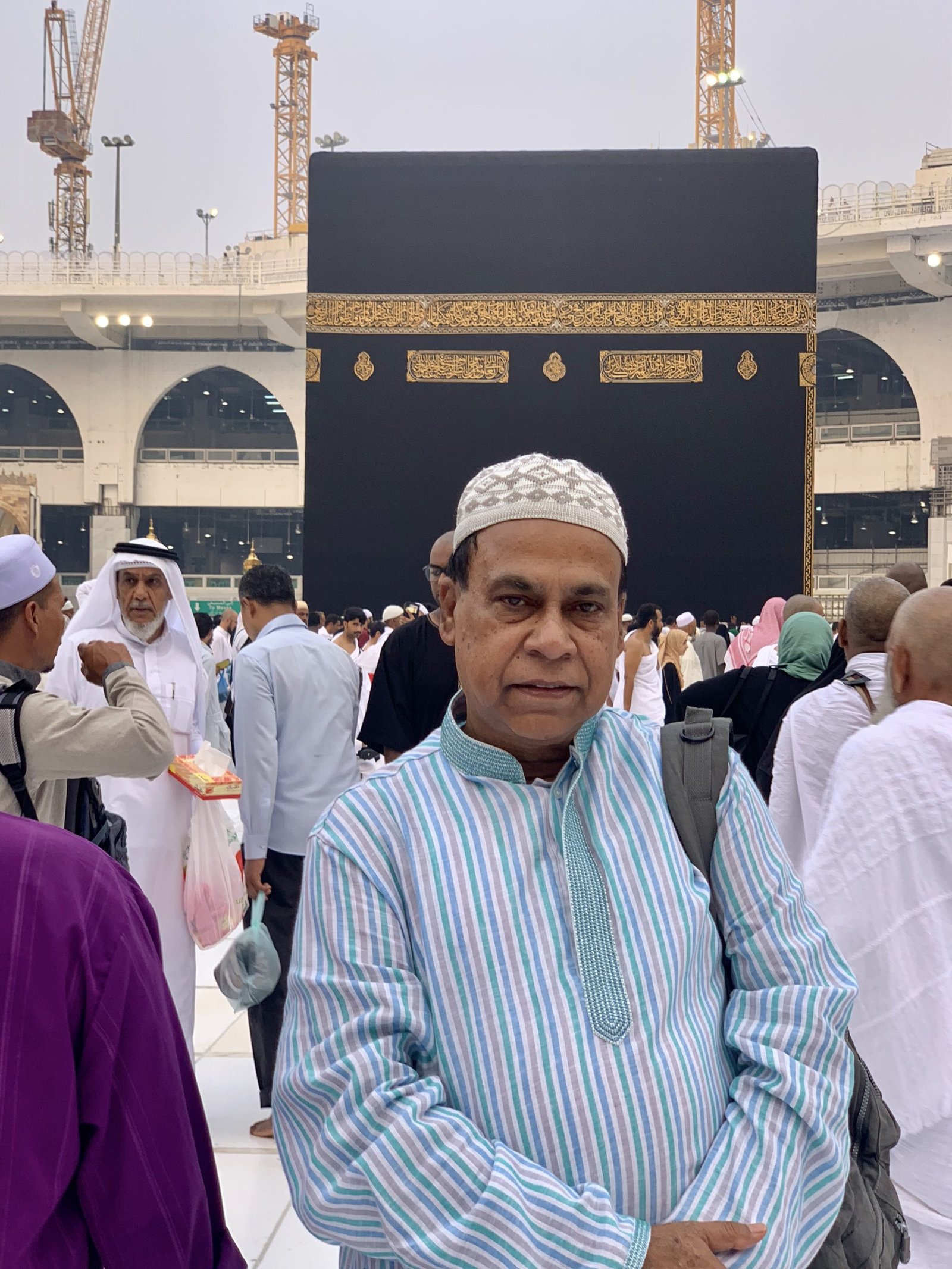 পবিত্র কাবাঘর চত্তরে লেখক